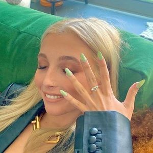 Meet your Posher, Emma